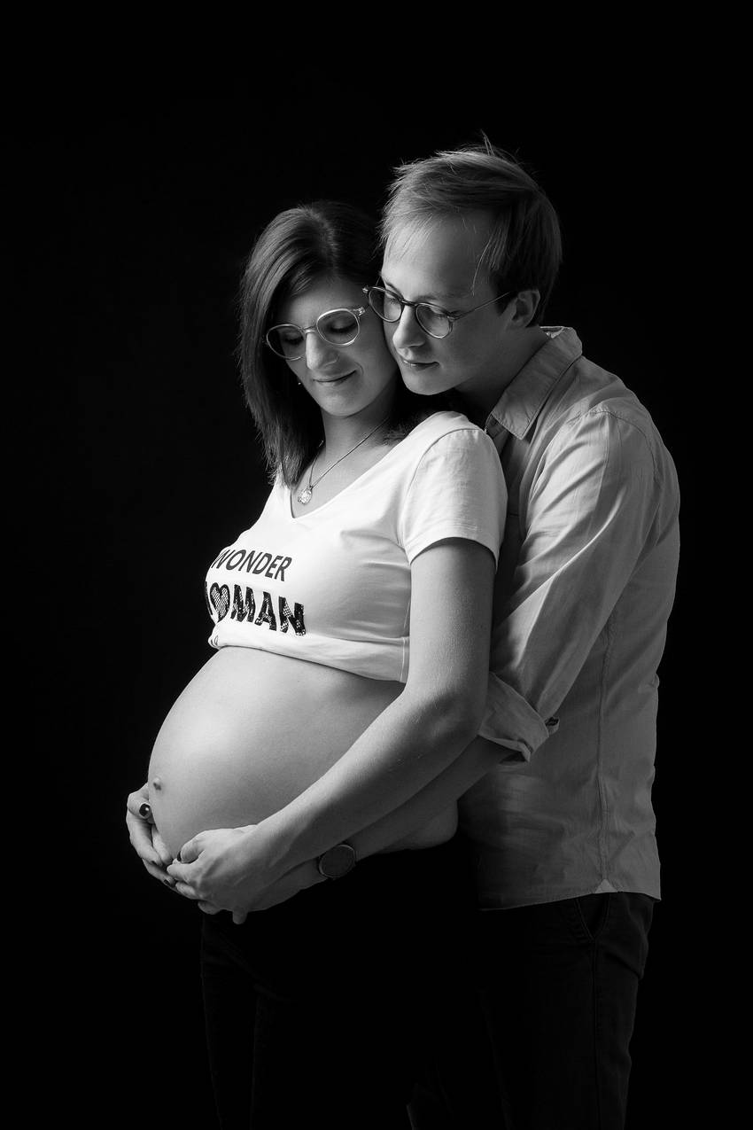 photographe nancy grossesse fond noir
