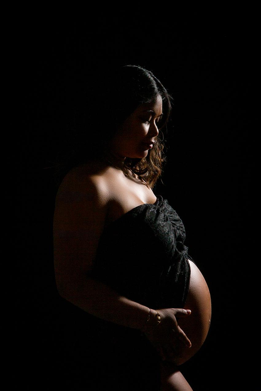 photographe nancy grossesse fond noir
